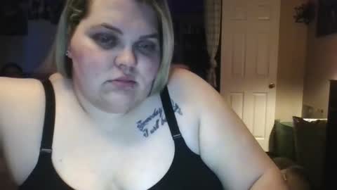 Hazeleyez97 online show from September 2025 05:01:02 PM