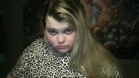 Hazeleyez97 online show from November 2025 04:26:02 AM