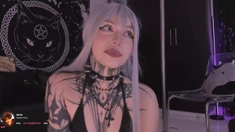 Hazell Witch online show from May 2026 08:39:01 PM