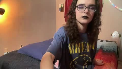 Snapshot of hazelpeppermint chatting on May 2026 04:48:01 PM Hazel online show from May 2026 04:48:01 PM