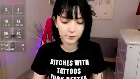 hazeltompson online show from September 2025 03:01:01 PM