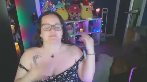 Snapshot of hazeyviolet333 chatting on December 2025 06:50:01 PM HazeyViolet333 online show from December 2025 06:50:01 PM