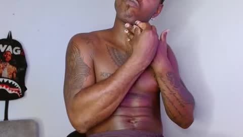 hazlan_420 online show from November 2025 11:40:01 PM