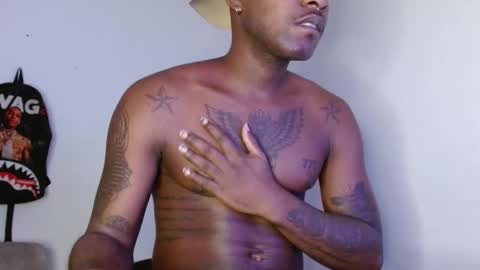 hazlan_420 online show from November 2025 12:30:01 PM