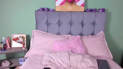 Snapshot of hazz_smith chatting on November 2025 04:36:01 AM HAZZ SMITH online show from November 2025 04:36:01 AM