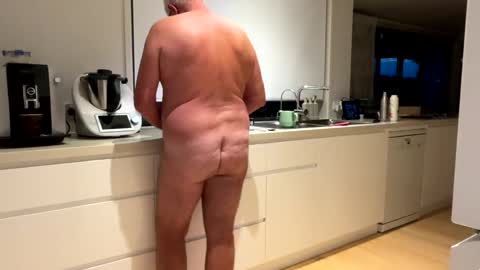 Snapshot of hb2283 chatting on December 2024 06:28:02 PM h babe online show from December 2024 06:28:02 PM