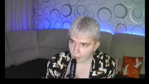 Snapshot of heatctrl chatting on February 2026 07:42:02 PM Justin online show from February 2026 07:42:02 PM