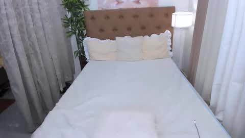 Snapshot of heaven_amethyst chatting on October 2025 03:56:02 PM Goddess Heaven online show from October 2025 03:56:02 PM