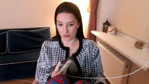 Snapshot of heaven_chloe chatting on December 2024 03:39:01 PM Heaven girl online show from December 2024 03:39:01 PM