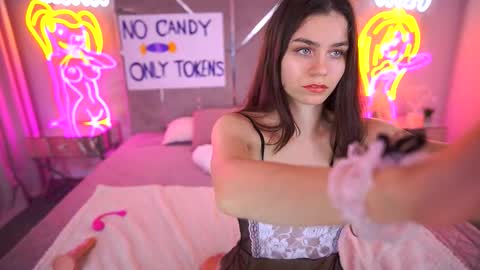 Snapshot of heavenelle chatting on November 2025 07:00:01 AM heavenelle online show from November 2025 07:00:01 AM