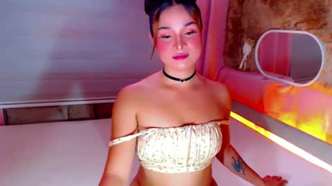 Snapshot of heavenlypleasurexx chatting on November 2025 11:59:02 PM HEAVEN online show from November 2025 11:59:02 PM