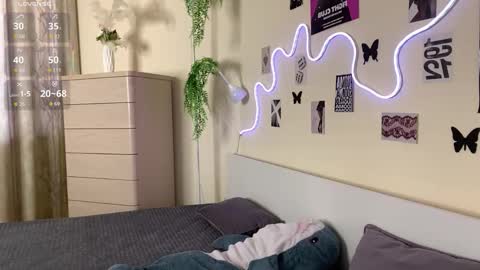 heavenmoth online show from March 2026 01:15:01 PM