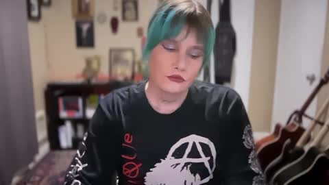 Saoirse online show from December 2024 09:24:01 AM