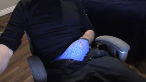 Snapshot of heavilyhung chatting on October 2025 05:17:02 AM John online show from October 2025 05:17:02 AM