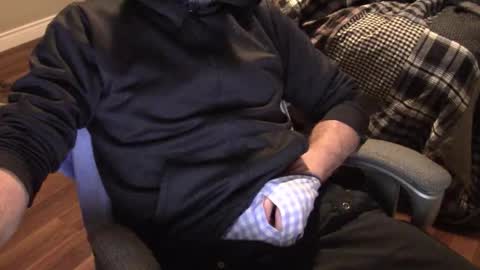 Snapshot of heavilyhung chatting on October 2025 02:11:02 AM John online show from October 2025 02:11:02 AM