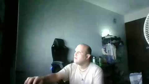 Snapshot of heavy_rebellxc chatting on April 2026 06:22:02 AM Heavy Rebell online show from April 2026 06:22:02 AM