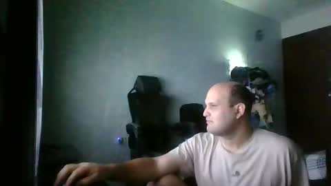 Snapshot of heavy_rebellxc chatting on April 2026 05:19:01 AM Heavy Rebell online show from April 2026 05:19:01 AM