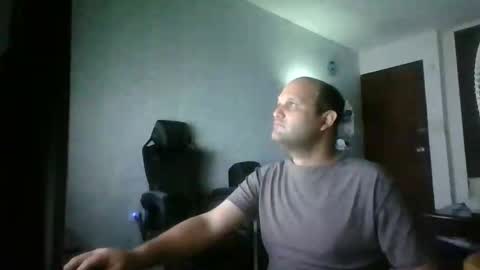 Snapshot of heavy_rebellxc chatting on May 2026 07:15:01 AM Heavy Rebell online show from May 2026 07:15:01 AM
