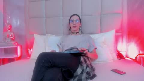 Keira Hecate online show from November 2025 07:51:02 PM