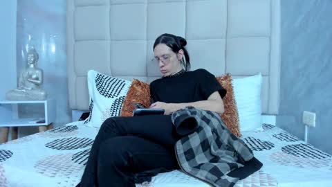 Keira Hecate online show from February 2026 07:48:01 PM