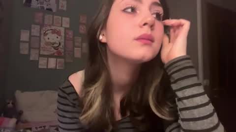 Snapshot of hedwiggrossberg chatting on December 2025 02:12:02 PM Sarah online show from December 2025 02:12:02 PM