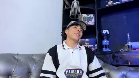 heellboy_ online show from November 2025 08:08:01 PM