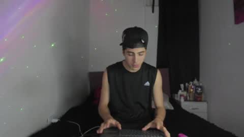 Snapshot of heellboy_ chatting on April 2026 06:20:01 AM heellboy_ online show from April 2026 06:20:01 AM