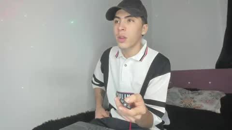 Snapshot of heellboy_ chatting on May 2026 06:30:01 AM heellboy_ online show from May 2026 06:30:01 AM