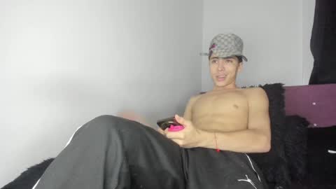 Snapshot of heellboy_ chatting on May 2026 05:03:02 AM heellboy_ online show from May 2026 05:03:02 AM
