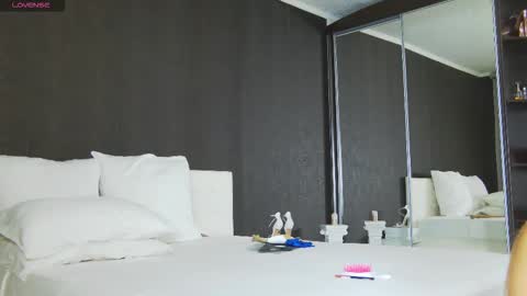 Helen online show from October 2025 04:18:01 PM