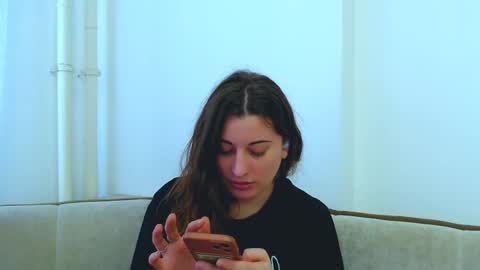 helen_adams_ online show from February 2025 09:00:02 AM