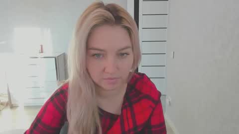 Snapshot of helen_angel_girl chatting on January 2025 11:22:01 AM Helen sven online show from January 2025 11:22:01 AM