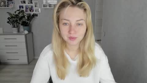 Snapshot of helen_angel_girl chatting on November 2025 06:46:01 AM Helen sven online show from November 2025 06:46:01 AM