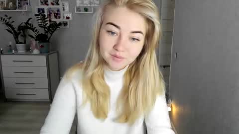 Snapshot of helen_angel_girl chatting on December 2025 07:06:02 AM Helen sven online show from December 2025 07:06:02 AM