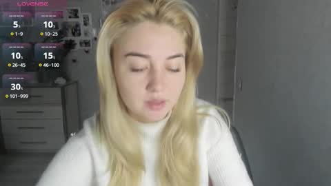 Snapshot of helen_angel_girl chatting on December 2025 06:28:01 AM Helen sven online show from December 2025 06:28:01 AM