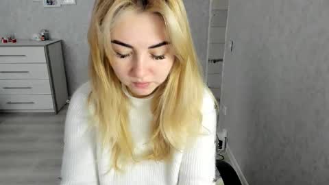 Snapshot of helen_angel_girl chatting on February 2026 06:30:02 AM Helen sven online show from February 2026 06:30:02 AM