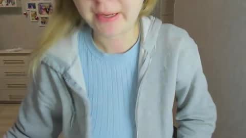 Snapshot of helen_angel_girl chatting on February 2026 03:37:02 PM Helen sven online show from February 2026 03:37:02 PM