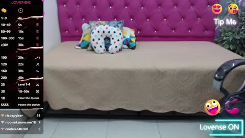 Snapshot of helen_russoo chatting on January 2025 10:08:02 PM Helen online show from January 2025 10:08:02 PM