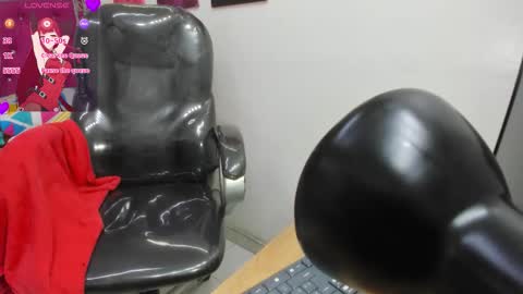 Snapshot of helen_russoo chatting on October 2025 07:08:01 PM Helen online show from October 2025 07:08:01 PM