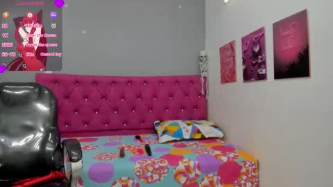 Snapshot of helen_russoo chatting on November 2025 06:37:02 PM Helen online show from November 2025 06:37:02 PM