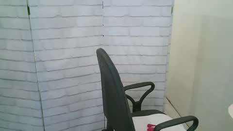 Snapshot of helen_xi chatting on January 2026 05:12:02 AM Helen online show from January 2026 05:12:02 AM