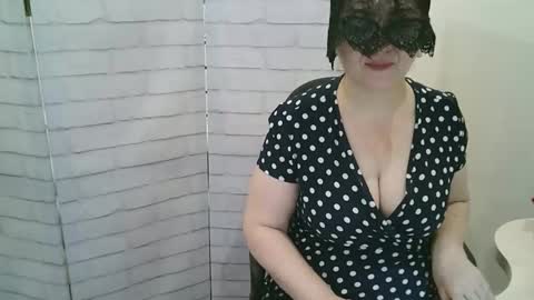 Snapshot of helen_xi chatting on January 2026 05:56:01 AM Helen online show from January 2026 05:56:01 AM