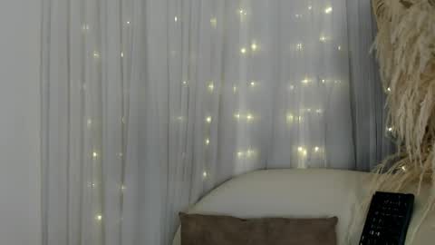 helen zen online show from April 2026 08:14:01 PM