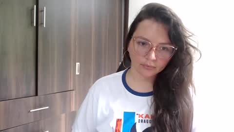 helena online show from October 2025 03:42:02 PM