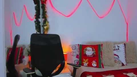 Helena Santos  online show from November 2025 12:11:02 PM