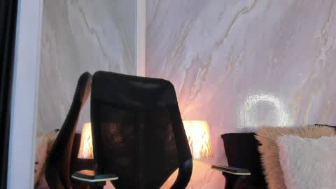 Helena Santos  online show from April 2026 11:49:02 AM