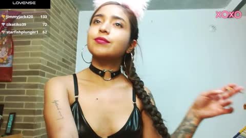 Snapshot of helenacyruss666 chatting on January 2025 03:23:02 AM Only 18 cyrus online show from January 2025 03:23:02 AM