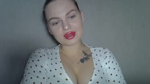 helga_now online show from October 2025 09:01:01 PM