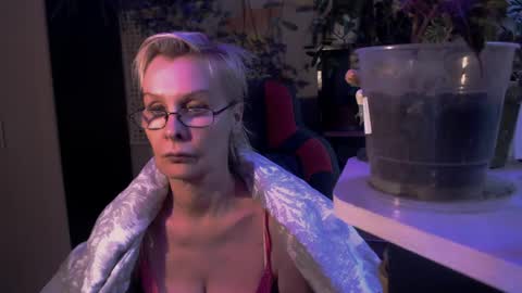 Helga online show from May 2026 03:26:01 AM