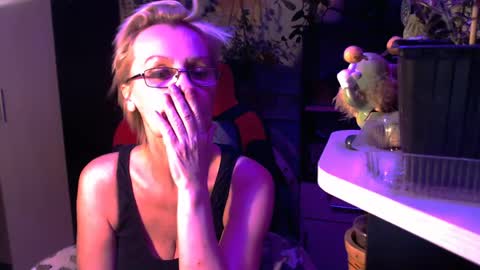 Helga online show from May 2026 06:58:01 PM